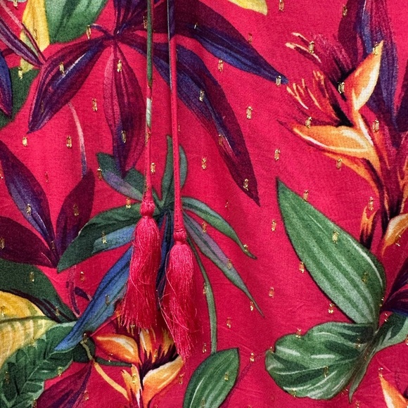 Chico’s Red Tropical Floral Tassel Blouse Size 0.5 (US 6) - Picture 6 of 9
